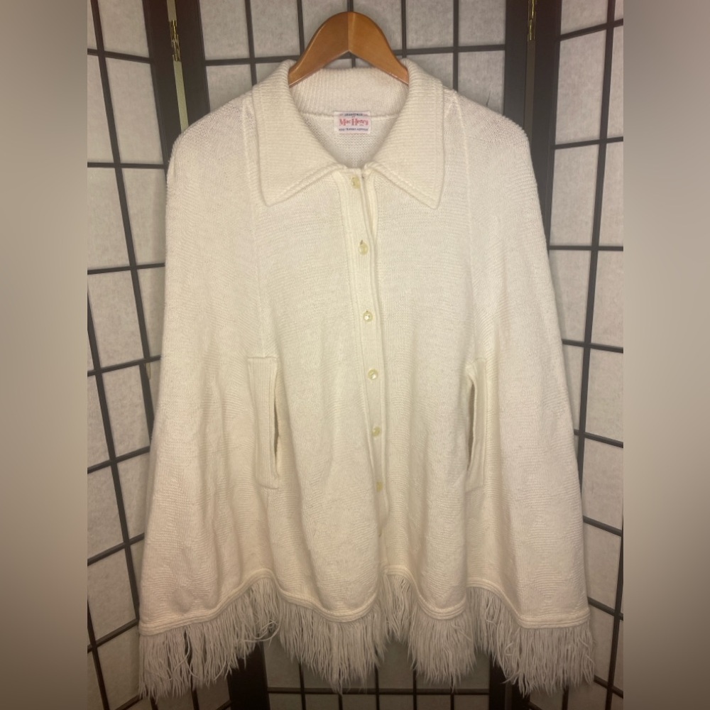 Vintage The Fashioned Look By Mac Henry White Fringe Knit Sweater Cape Coat